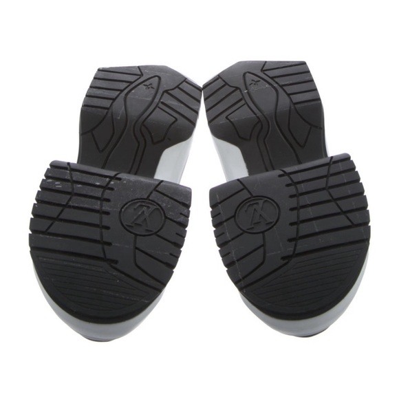 LOUIS VUITTON ARCHLIGHT PLATFORM SNEAKERS - Picture 2 of 6